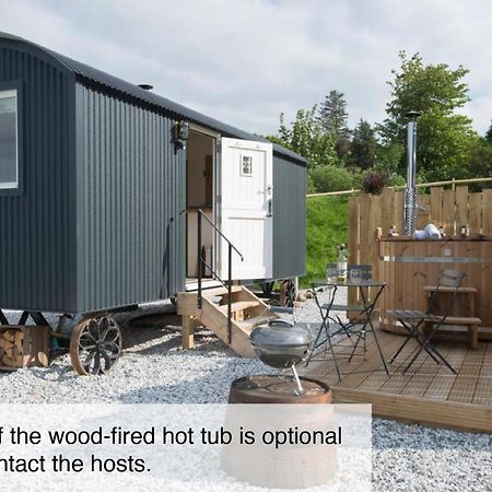 West Coast Hideaways Nedd Exterior foto