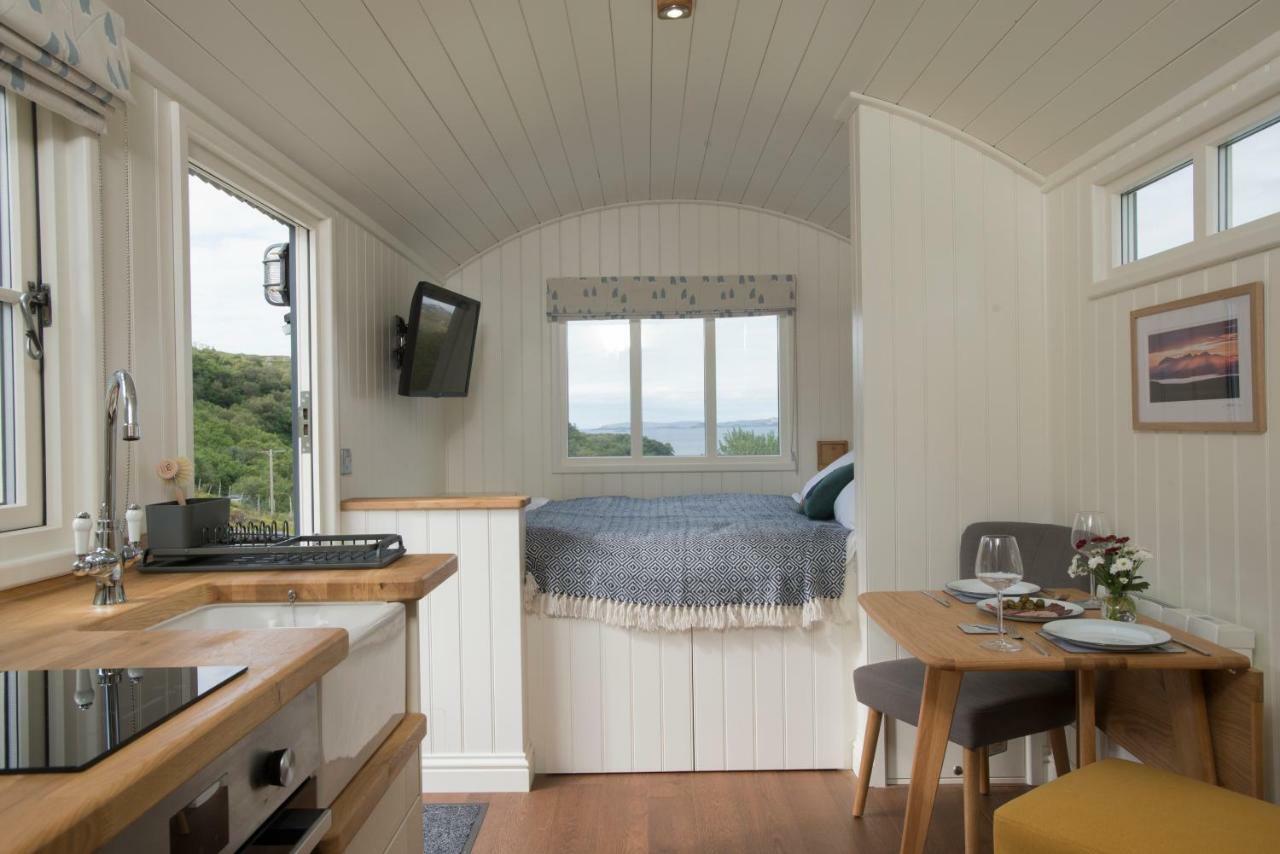 West Coast Hideaways Nedd Exterior foto