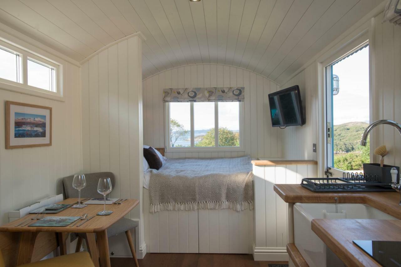 West Coast Hideaways Nedd Exterior foto
