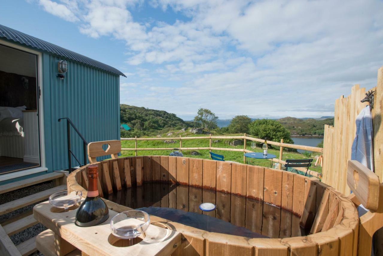 West Coast Hideaways Nedd Exterior foto