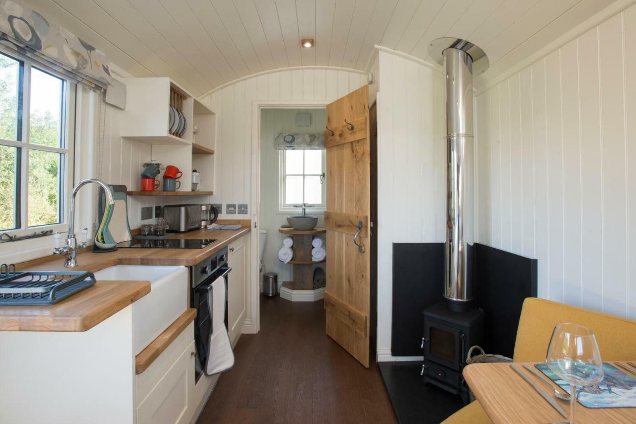 West Coast Hideaways Nedd Exterior foto